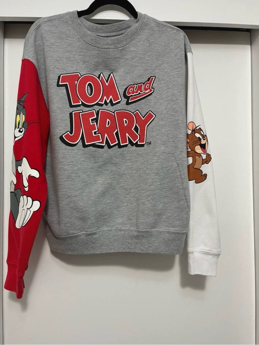 Tom and Jerry Colorblock Crewneck Sweater - Gray/Red/White